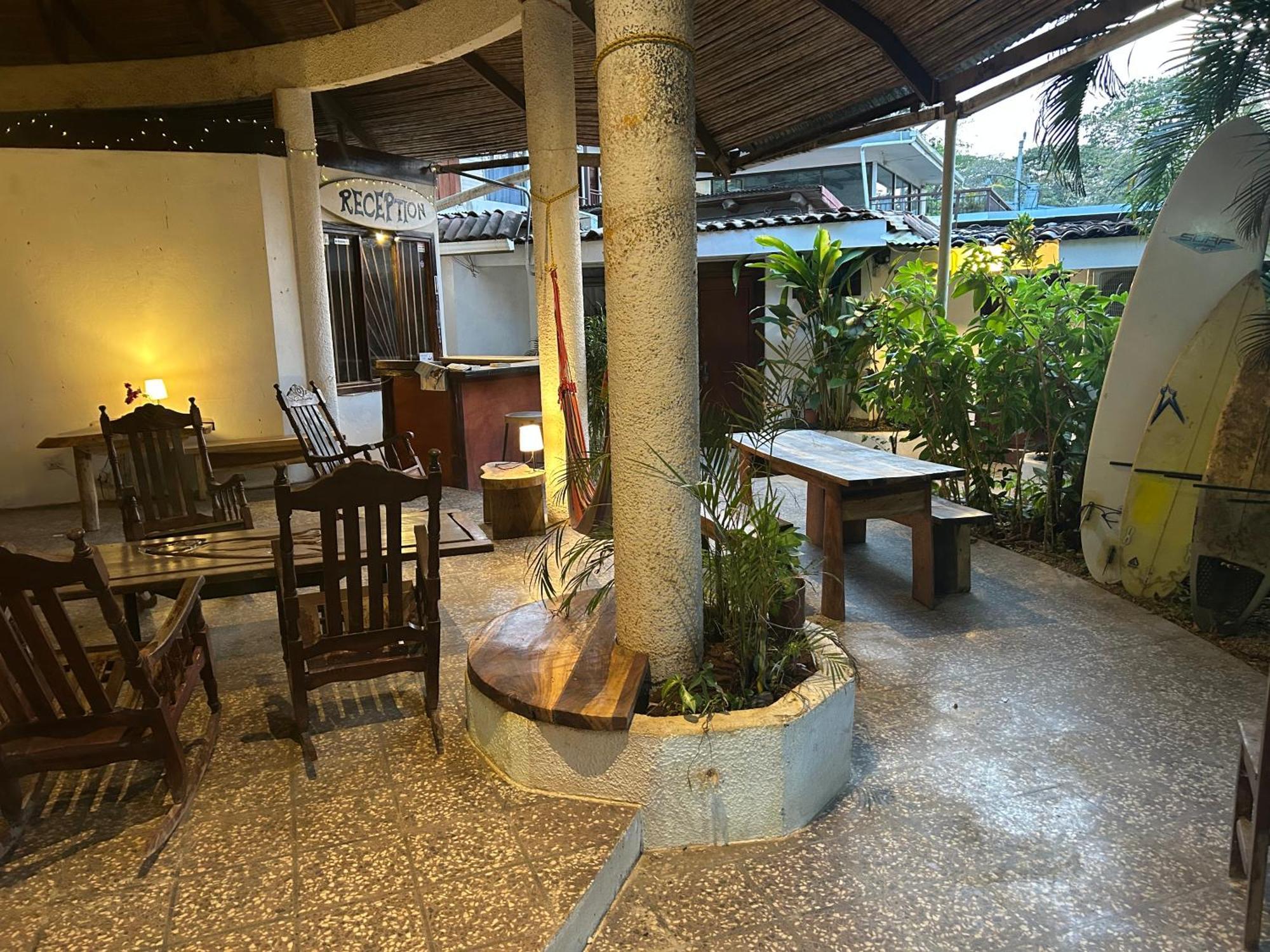 Pura Vida Hostel Tamarindo Exterior photo